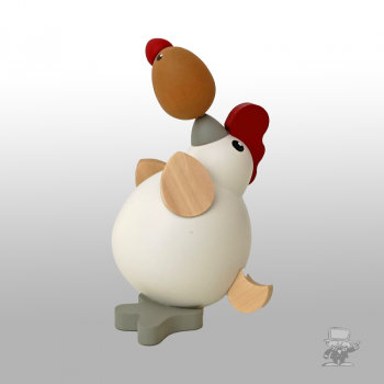 Küken Leon mit Babyküken auf dem Schnabel